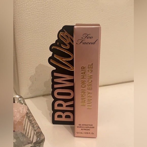TOO FACED BROW WIG - "Brush on Hair Fluffy Brow Gel" in TAUPE - Picture 1 of 4